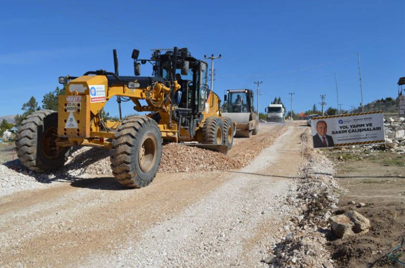 Büyükşehir Yeleme Mahallesi’nin  18 Yıllık Yol Hasretini Sona Erdiriyor