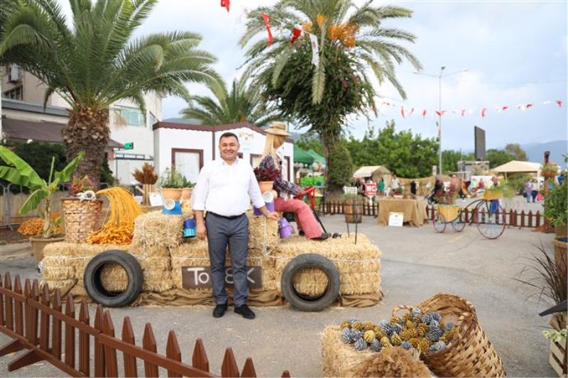 ALANYA TROPİKAL MEYVE FESTİVALİ BÜYÜK BEĞENİ TOPLADI YÜCEL: “ALANYA’YI TARIMIYLA TANITMAYA DEVAM EDECEĞİZ”