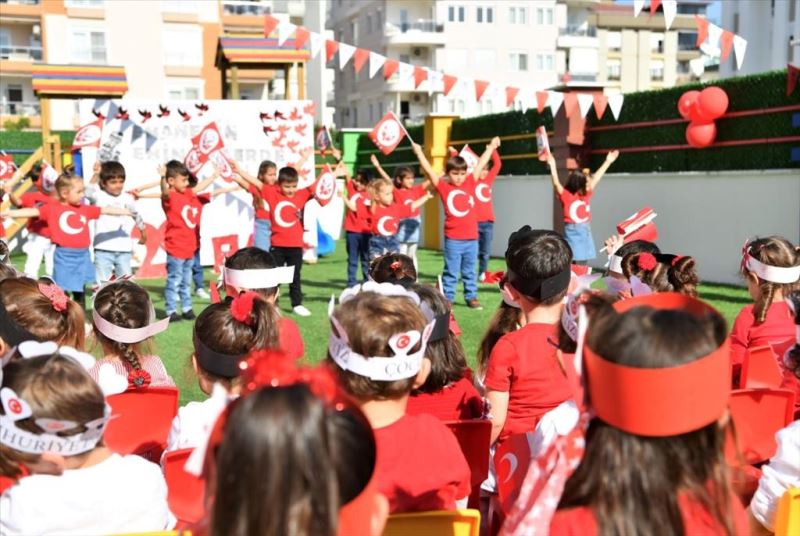 Konyaaltı kreşlerinde Cumhuriyet coşkusu