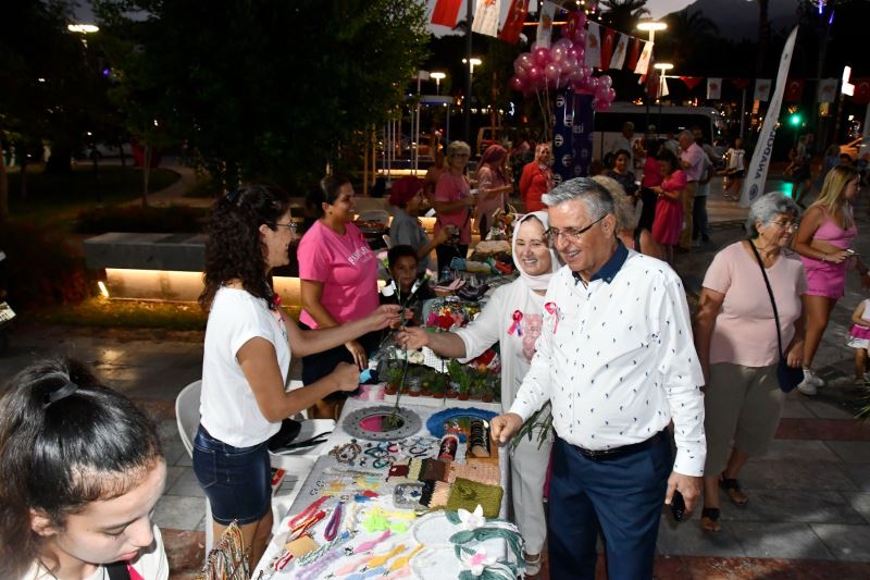KEMER’DE MEME KANSERİNE FARKINDALIK ETKİNLİĞİ YAPILDI