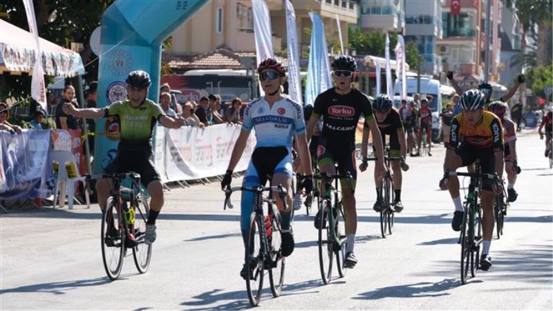 TÜRKİYE ŞAMPİYONASI 8. ETAP SEZON KAPANIŞ YOL BİSİKLET YARIŞI YAPILDI