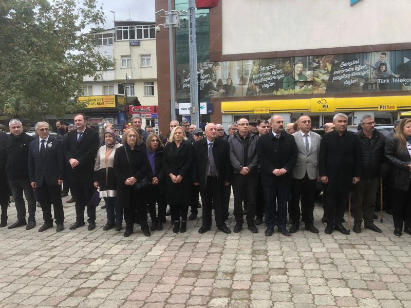 BAŞKAN VEKİLİ SEÇKİN, SİYASİ PARTİ VE STKLARIN ATATÜRK ANITINA ÇELENK SUNMA PROGRAMINA KATILDI