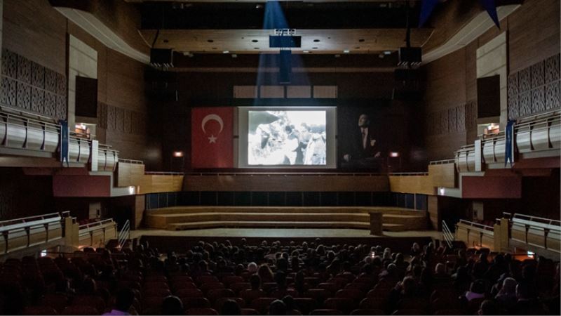 Soyer: “Atatürk bu savaşı bizler barış içinde yaşayalım diye kazandı”