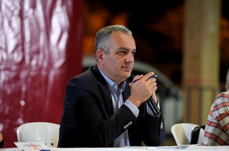 Esen: Kutsanmış siyasetçilerden kurtulmalıyız