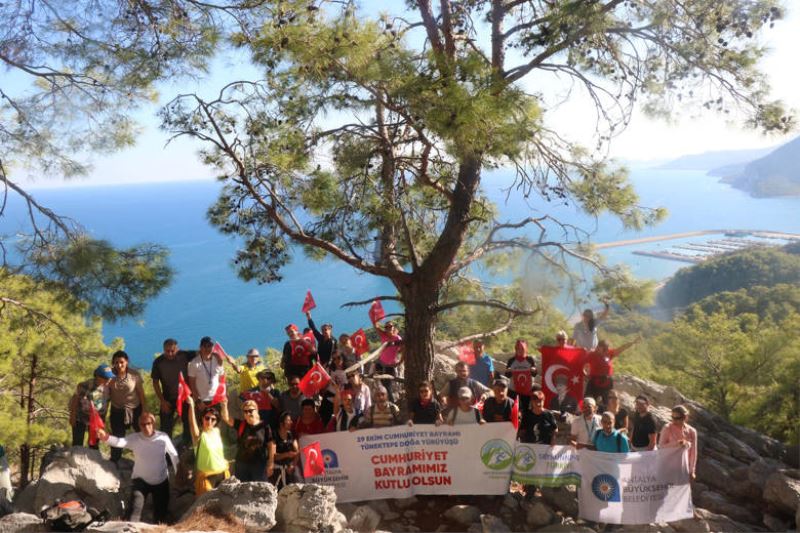 Büyükşehir, Tünektepe “Cumhuriyet Yolu’nda” Doğa Yürüyüşü Düzenlendi