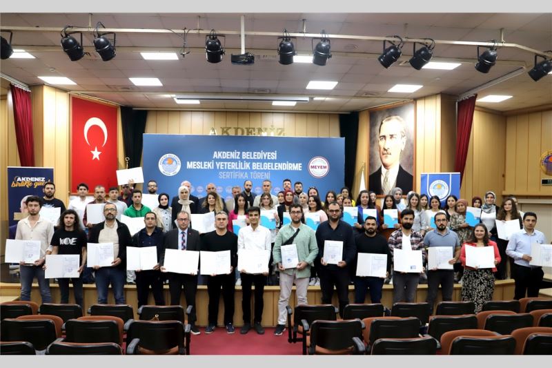 AKDENİZ BELEDİYESİ, GENÇLERE İSTİHDAM KAPILARINI AÇMAYA DEVAM EDİYOR