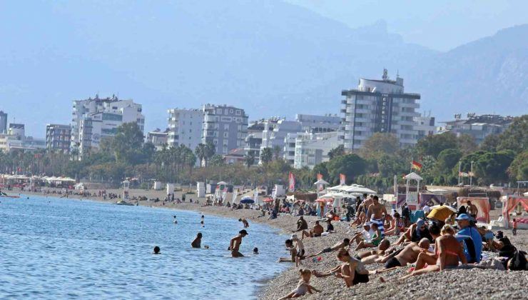 DOĞU BUZ KESMEYE BAŞLADI.. ANTALYA’DA YAZ DEVAM EDİYOR