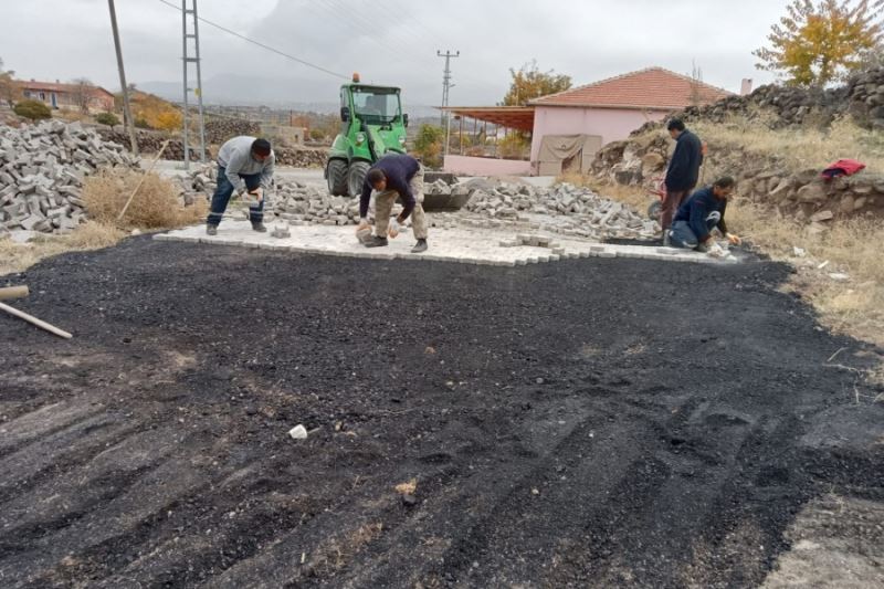 İlçemize bağlı Ķocaoğlan mahallesinde parke çalışması devam ediyor...Daha güzel İncesu için çalışıyoruz
