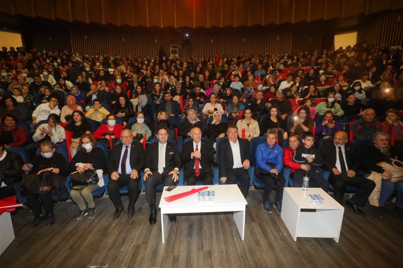Ulu Önder Yenimahalle’de Sevdiği Şarkılarla Anıldı