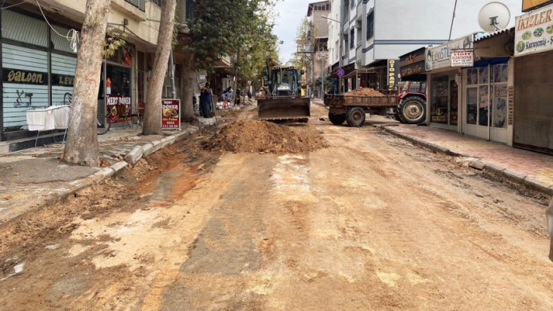 Büyükşehir Pazarcık’ta Bir Yolu Daha Yeniliyor