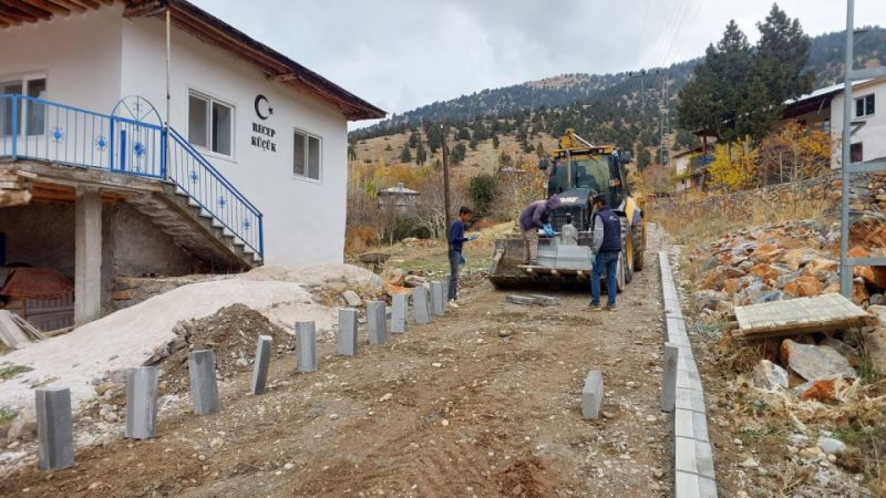 Büyükşehir’den Göksun Kırsalına 14 Bin Metrekare Kilit Parke