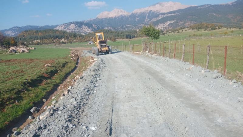 Büyükşehir’den Andırın Kırsalında Ulaşım Hamlesi