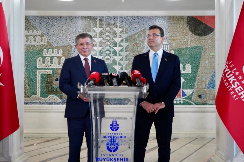 DAVUTOĞLU’NDAN İMAMOĞLU’NA ‘DAVA’ DESTEĞİ:  DEMOKRASİ KAYGISI DUYAN HERKESİ DAYANIŞMA İÇİNDE OLMAYA DAVET EDİYORUM