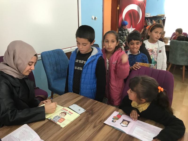 KARAYAZILI ÇOCUKLARIN İMZA GÜNÜ HEYECANI