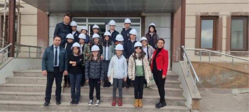 GİRNE KOLEJİ ÖĞRENCİLERİNDEN KATI ATIK BERTARAF TESİSİNE ZİYARET