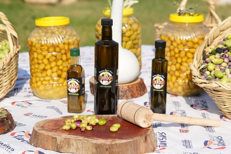 TARSUS BELEDİYESİ ‘TOPRAKTAN HALKA ZEYTİNYAĞI’ ULAŞTIRIYOR