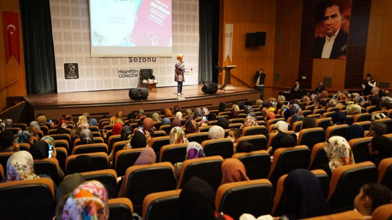 Yazar Tongar, Ailenin Önemini Anlattı