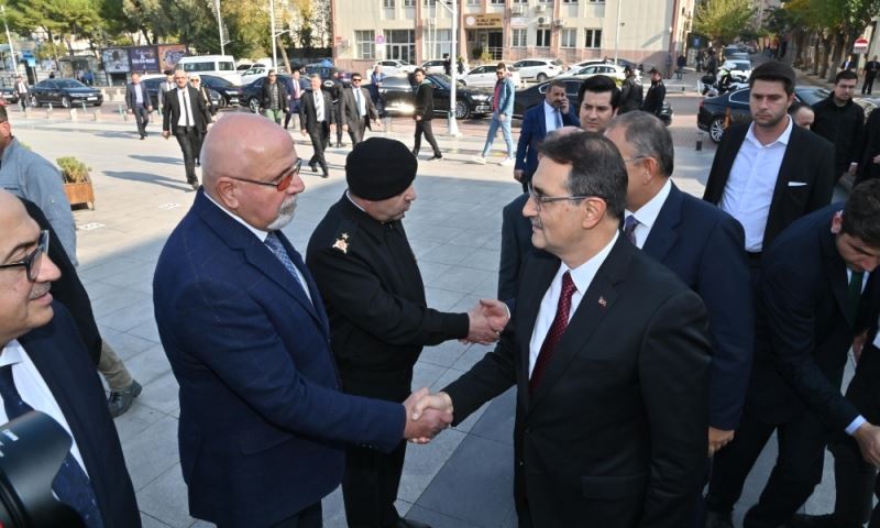 Bakan Dönmez Manisa