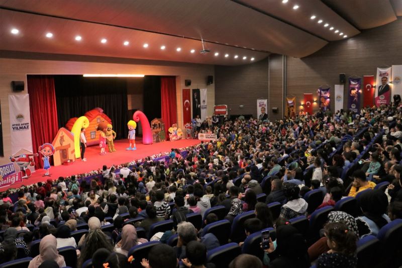 MERSİN’İN EN BÜYÜK ÇOCUK ŞENLİĞİ TOROSLAR’DA