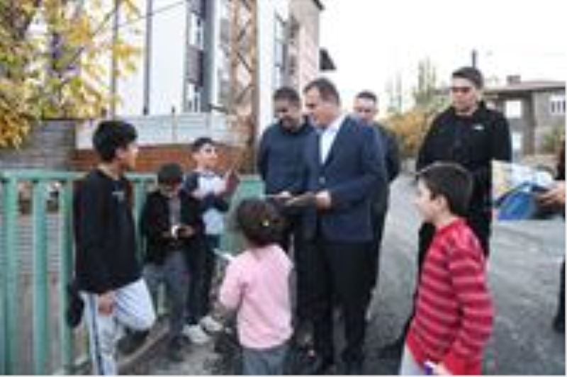 “Kitap insan kadar, insan kitap kadar kıymetlidir”