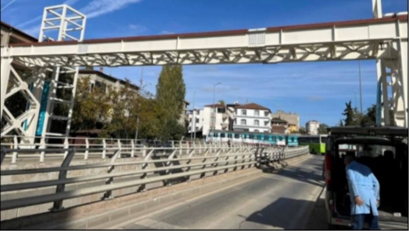60. YIL ÜSTGEÇİDİ TABLİYE MONTAJI YAPILDI