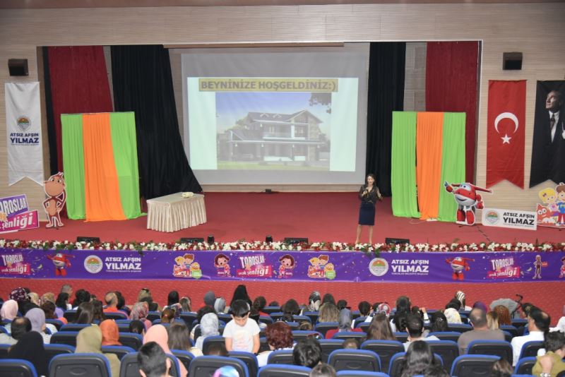 TOROSLAR ÇOCUK ŞENLİĞİ’NDE, AKADEMİSYEN ANNEDEN EBEVEYNLERE ÖNERİLER!