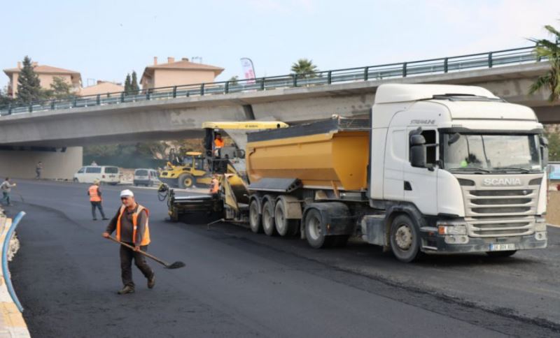 Abide Kavşağı Yan Yollarda Asfalt Çalışması
