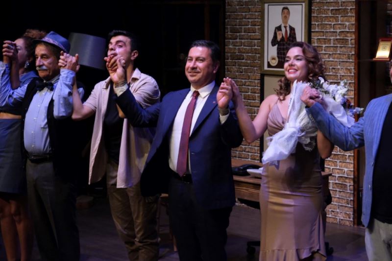 BELEDİYE ŞEHİR TİYATROSU HER HAFTA KAPALI GİŞE