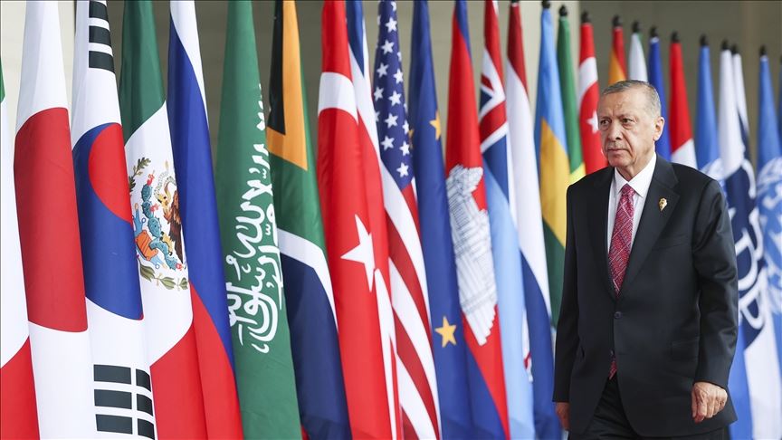 GÖZLER BİR KEZ DAHA ERDOĞAN