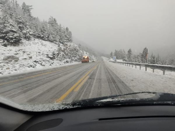 SÜRÜCÜLER DİKKAT.. KONYA-ANTALYA YOLUNDA KAR ETKİLİ OLUYOR
