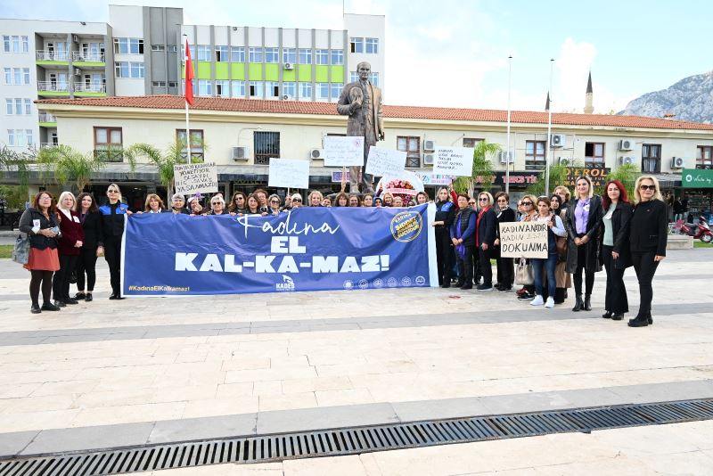 Kemer’de “Bütün insanlar el ele” yürüyüşü düzenlendi