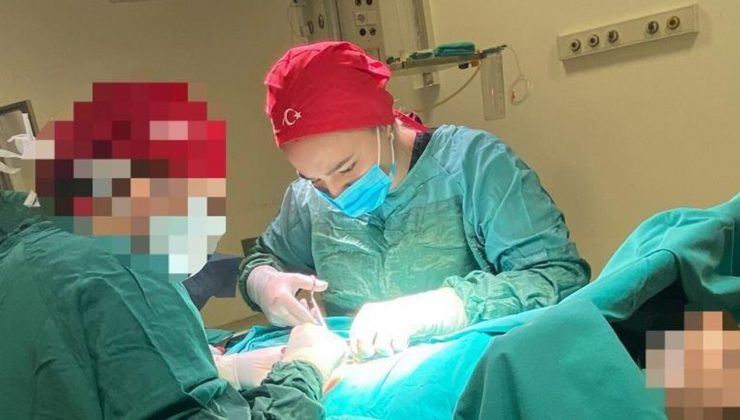 SAHTE DOKTORUN AMELİYAT MASASINDA DİKİŞ ATARKEN FOTOĞRAFI ORTAYA ÇIKTI