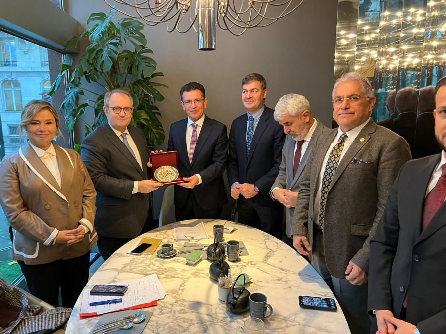 ATAY USLU GÖÇ VE SIĞINMA KONUSUNU FRANSIZ SENATÖRLERLE KONUŞTU
