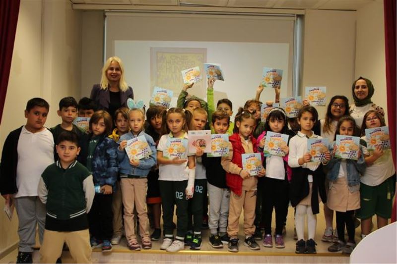 HACIKURA KÜTÜPHANESİ’NDEN DÜNYA ÇOCUK KİTAPLARI HAFTASI ETKİNLİĞİ