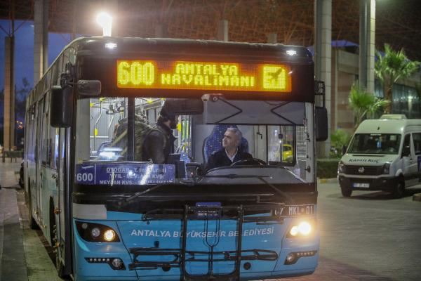 ANTALYA’DA HALK OTOBÜSÜ ŞOFÖRÜ YOLCUNUN HAYATINI KURTARDI