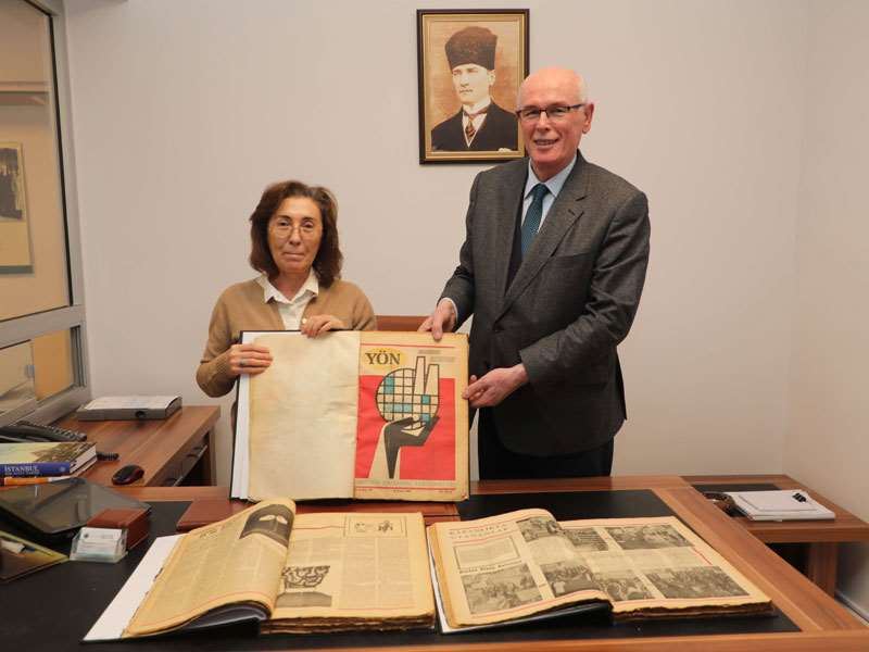ÖĞRETMEN MEHMET AKIN’IN YÖN DERGİSİ ARŞİVİ ODUNPAZARI’NA EMANET