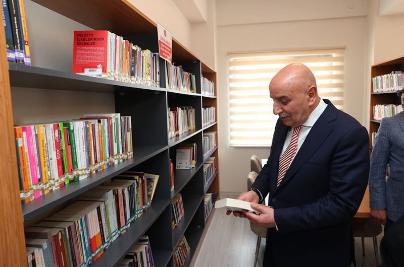 Keçiören kütüphanelerle donatıldı