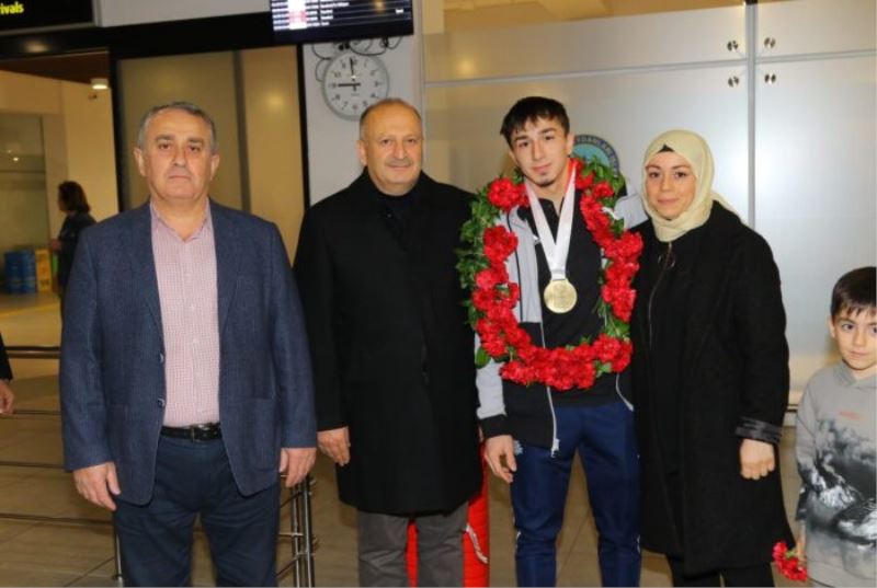 BAŞKAN TAVLI “YUSUF FEHMİ GENÇ GURURUMUZ OLDU”