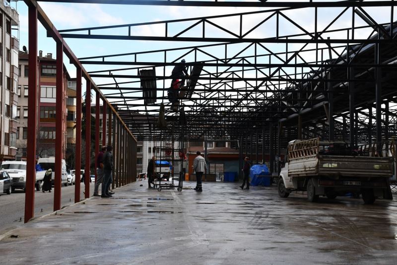 Şirinevler Kapalı Pazar Yeri ve Otoparkta Tadilat Çalışmaları Devam Ediyor