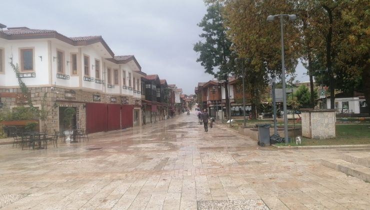’TURUNCU KOD’ İLE UYARILAN MANAVGAT’TA KORKULAN OLMADI
