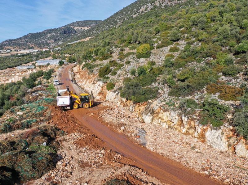 kapanan yollara açmaya devam ediyoruz.