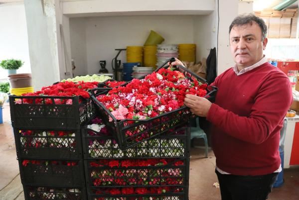 TABAK KIRMA YASAKLANDI ARTIK ÇİÇEK DÖKÜYORLAR.. BU DA BİZE YARIYOR