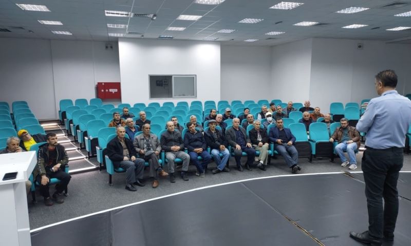 Turgutlu’da Arıcılara Kışlatma Eğitimi Verildi