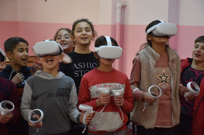 Tatvan Belediyesi, öğrencileri metaverse dünyasıyla buluşturuyor