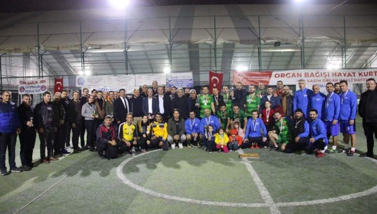 ANTALYA’DA SAĞLIK ÇALIŞANLARI FUTBOL TURNUVASINDA BULUŞTU