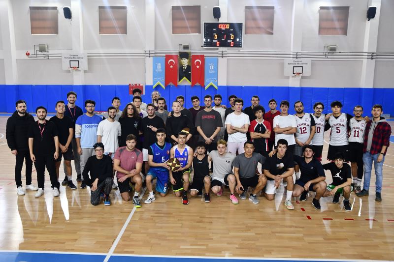 GENÇLİK BASKETBOL TURNUVASINDA HEYECAN DOLU MAÇLAR
