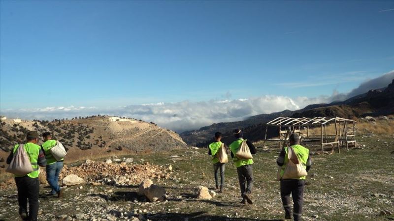Konyaaltı otlakları gübreliyor