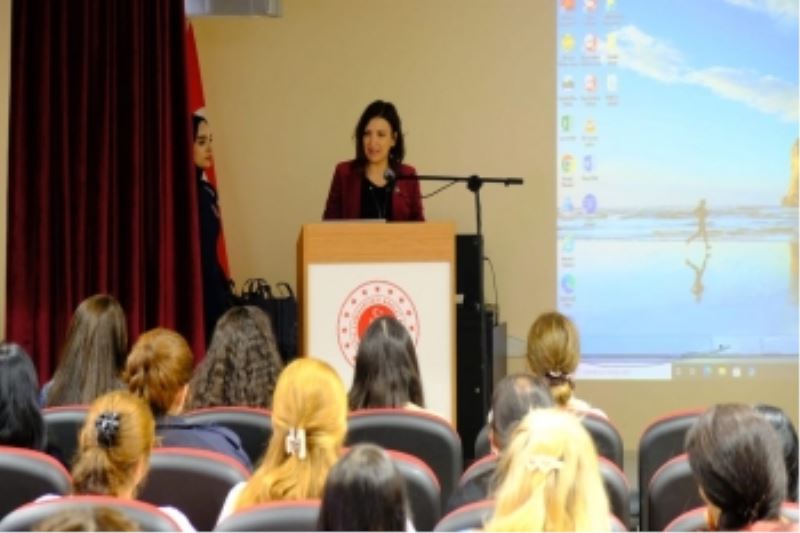 CEZAEVİNDEKİ KADINLAR SERTİFİKALARINI ALDILAR
