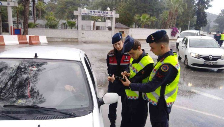 KEMER’DE ENGELLİ VATANDAŞLARI GURURLANDIRAN UYGULAMA