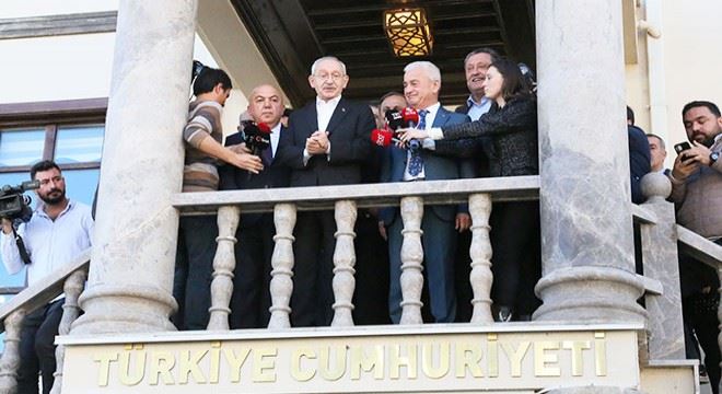 KILIÇDAROĞLU KUMLUCA VE FİNİKE’YE GİTTİ.. ‘ACILARINIZI PAYLAŞIYORUM’